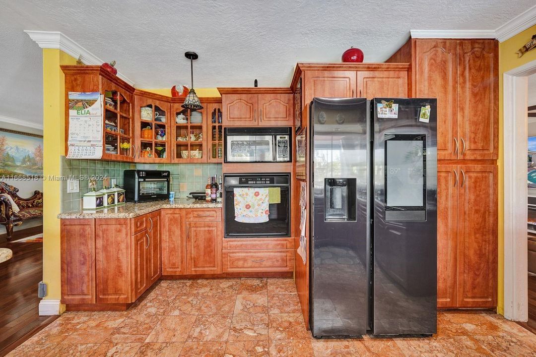 En Venta: $890,000 (3 camas, 2 baños, 1815 Pies cuadrados)