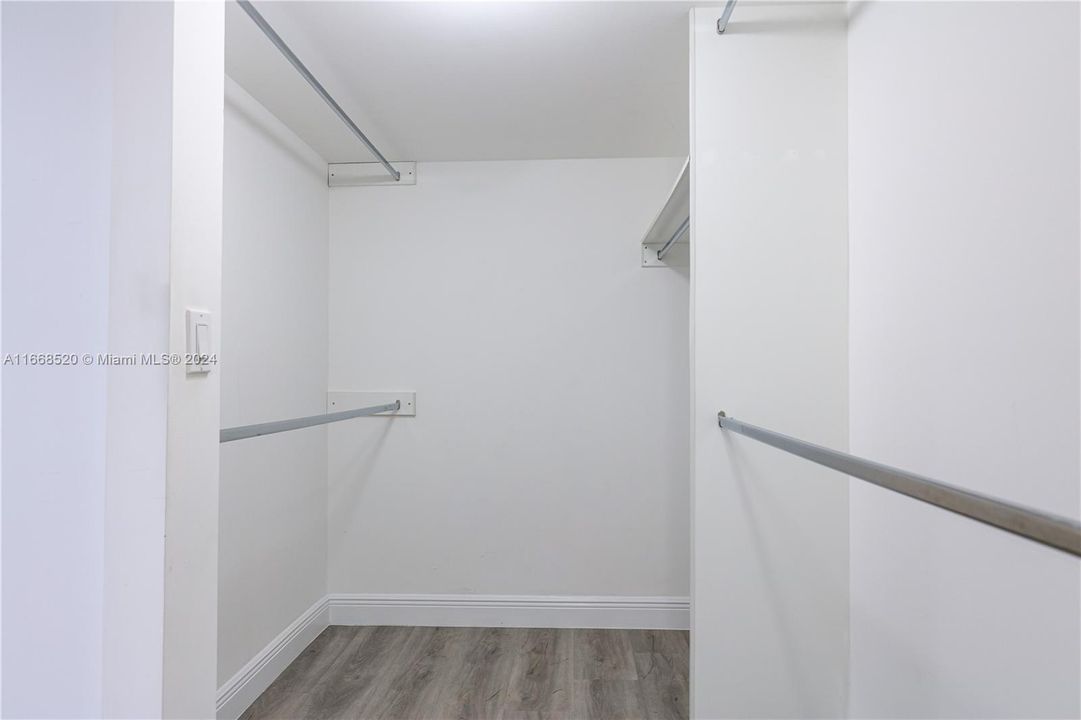 En Venta: $899,000 (2 camas, 2 baños, 1409 Pies cuadrados)