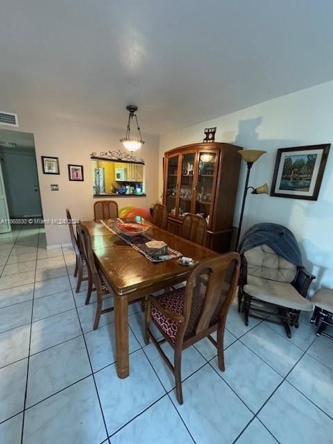 En Venta: $425,000 (2 camas, 2 baños, 1175 Pies cuadrados)