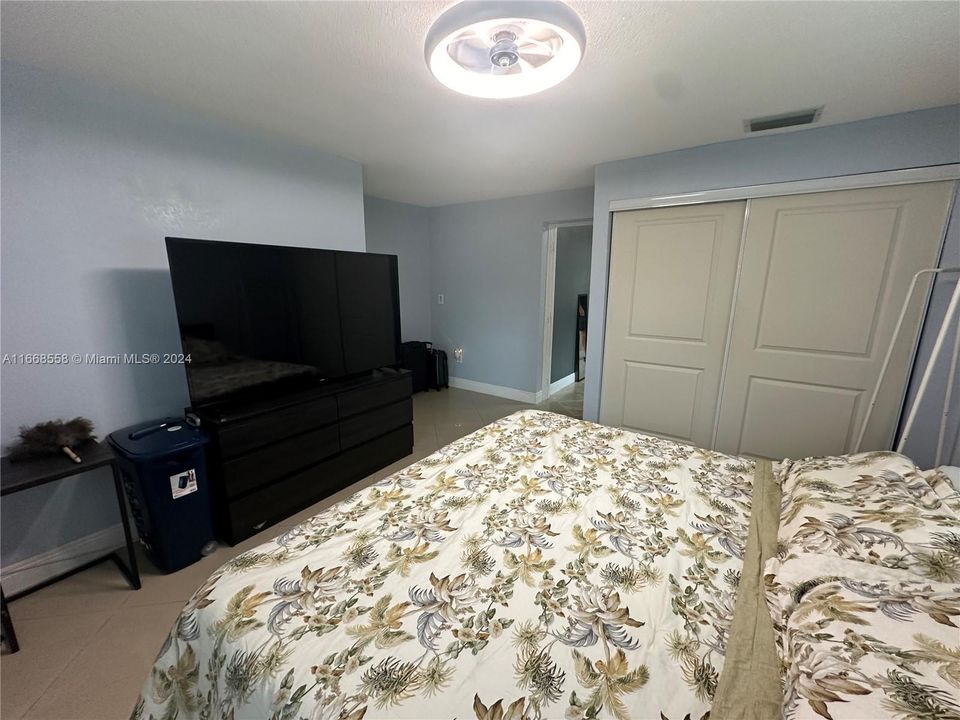 For Rent: $3,900 (3 beds, 2 baths, 1187 Square Feet)