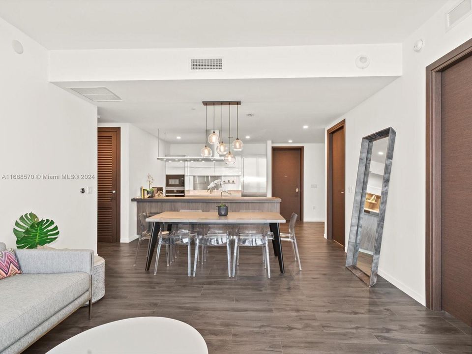 Active With Contract: $9,250 (2 beds, 2 baths, 1249 Square Feet)