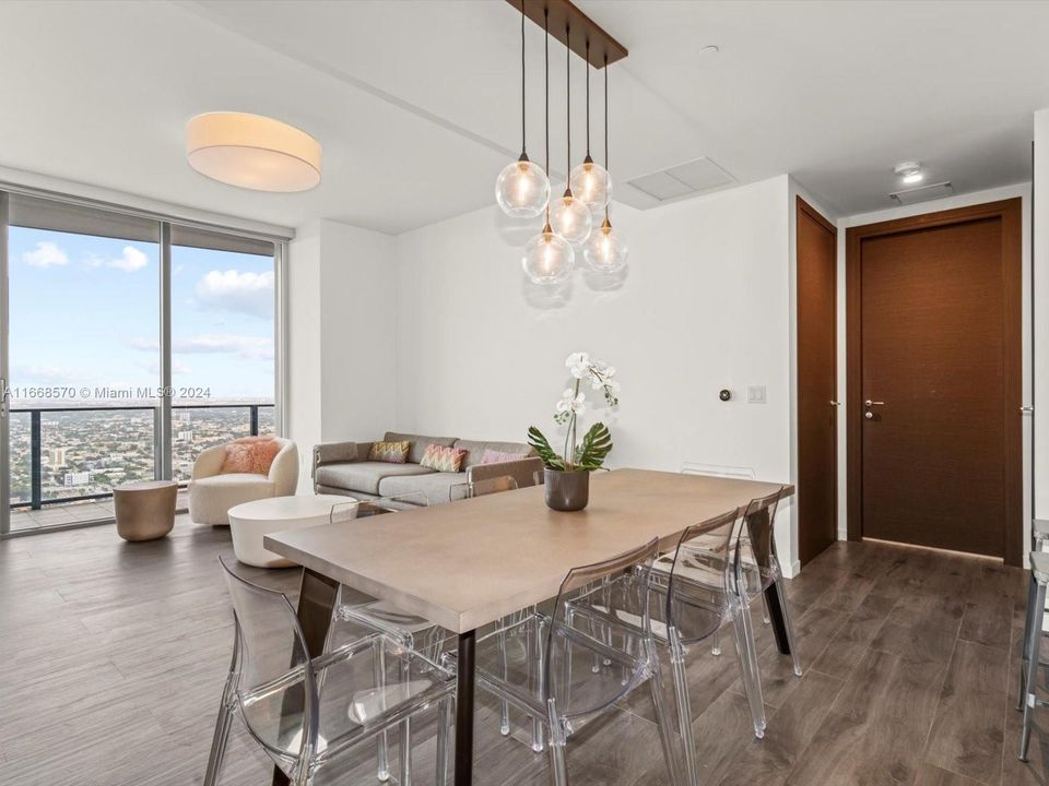 Active With Contract: $9,250 (2 beds, 2 baths, 1249 Square Feet)