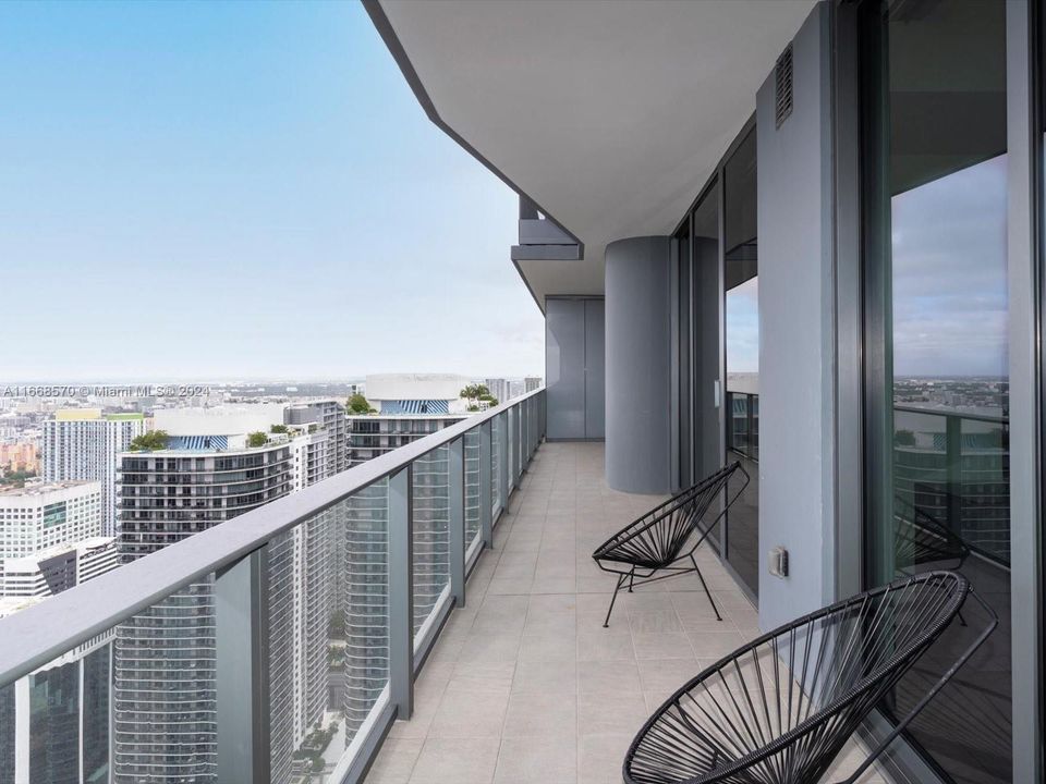 Active With Contract: $9,250 (2 beds, 2 baths, 1249 Square Feet)