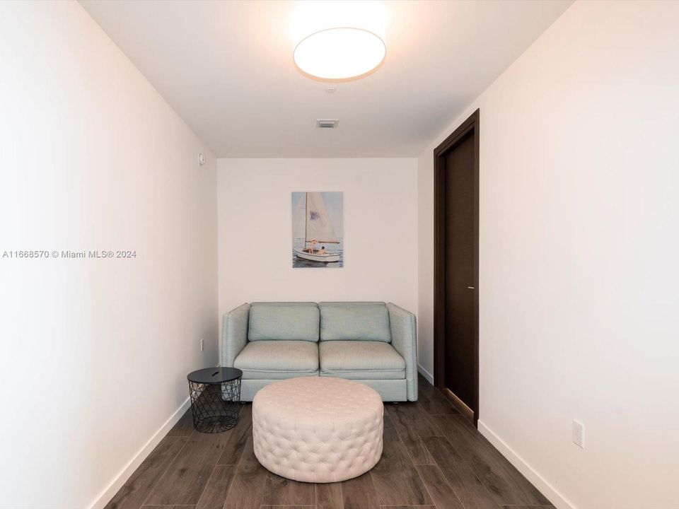 Active With Contract: $9,250 (2 beds, 2 baths, 1249 Square Feet)