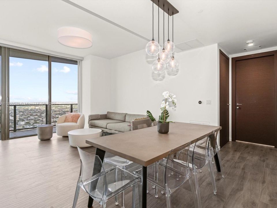 Active With Contract: $9,250 (2 beds, 2 baths, 1249 Square Feet)