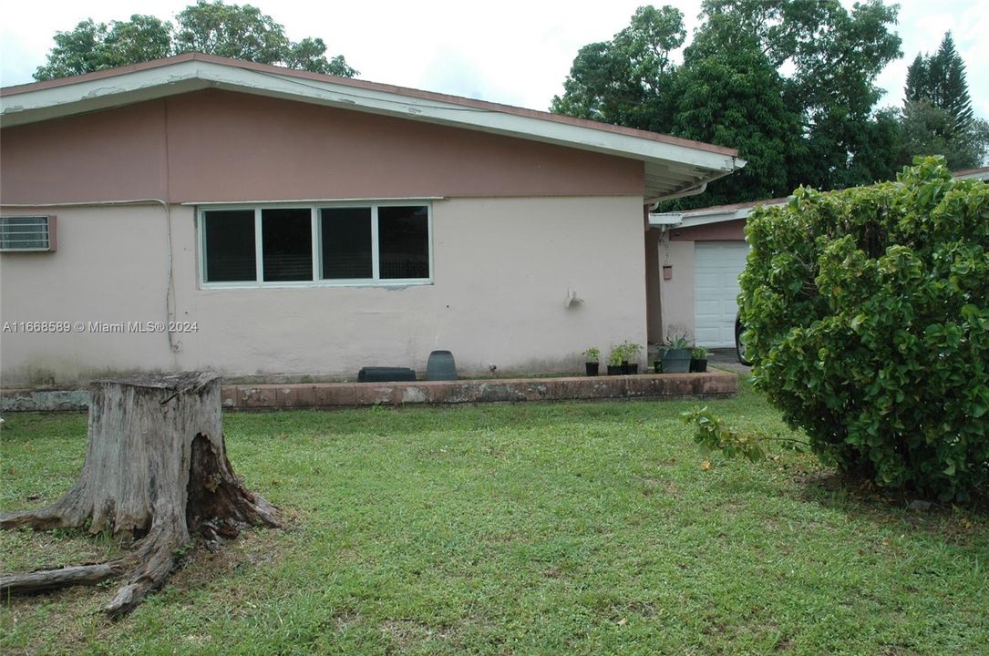 For Sale: $480,000 (3 beds, 2 baths, 1402 Square Feet)