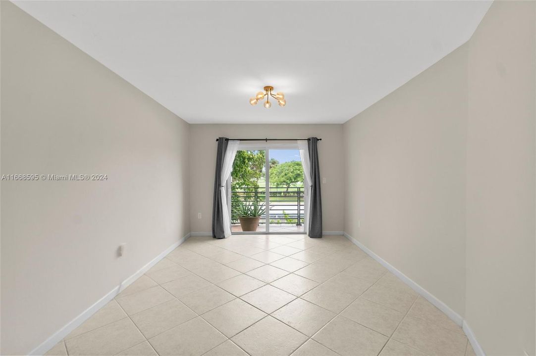 For Sale: $539,000 (2 beds, 2 baths, 995 Square Feet)