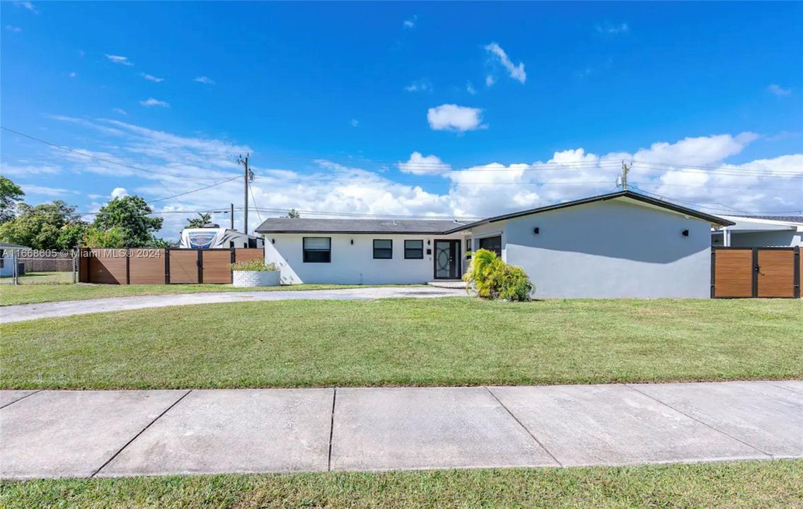 For Sale: $835,000 (3 beds, 2 baths, 1491 Square Feet)