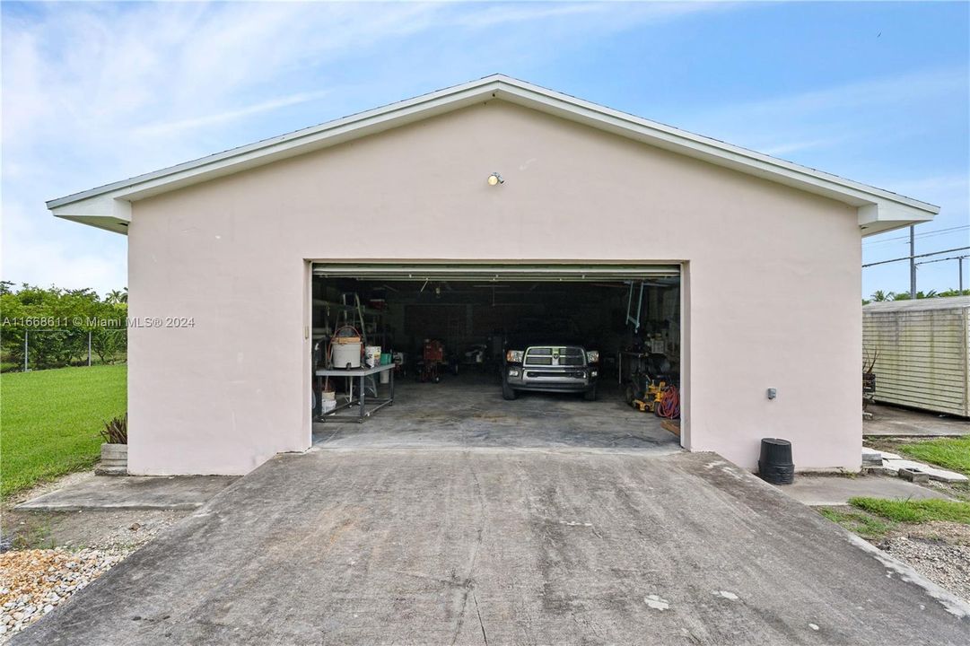 For Sale: $1,850,000 (4 beds, 2 baths, 2302 Square Feet)