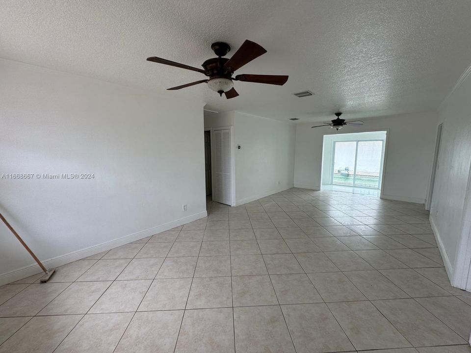 For Rent: $4,500 (4 beds, 2 baths, 1892 Square Feet)