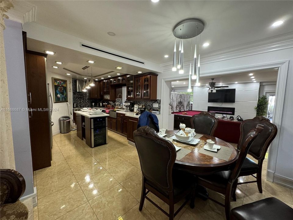 En Venta: $1,499,999 (6 camas, 6 baños, 2552 Pies cuadrados)