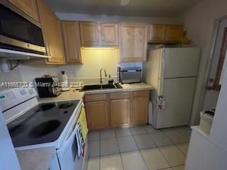 For Sale: $235,000 (1 beds, 1 baths, 599 Square Feet)