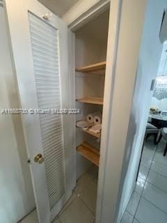 For Sale: $235,000 (1 beds, 1 baths, 599 Square Feet)