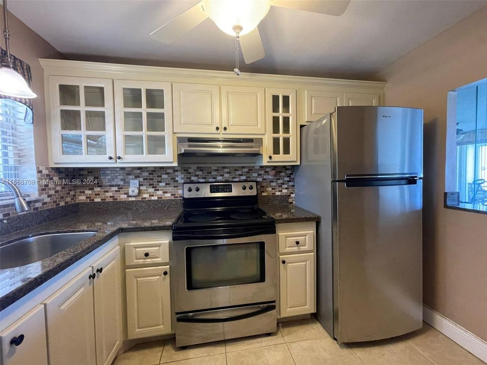 For Sale: $130,000 (2 beds, 2 baths, 850 Square Feet)