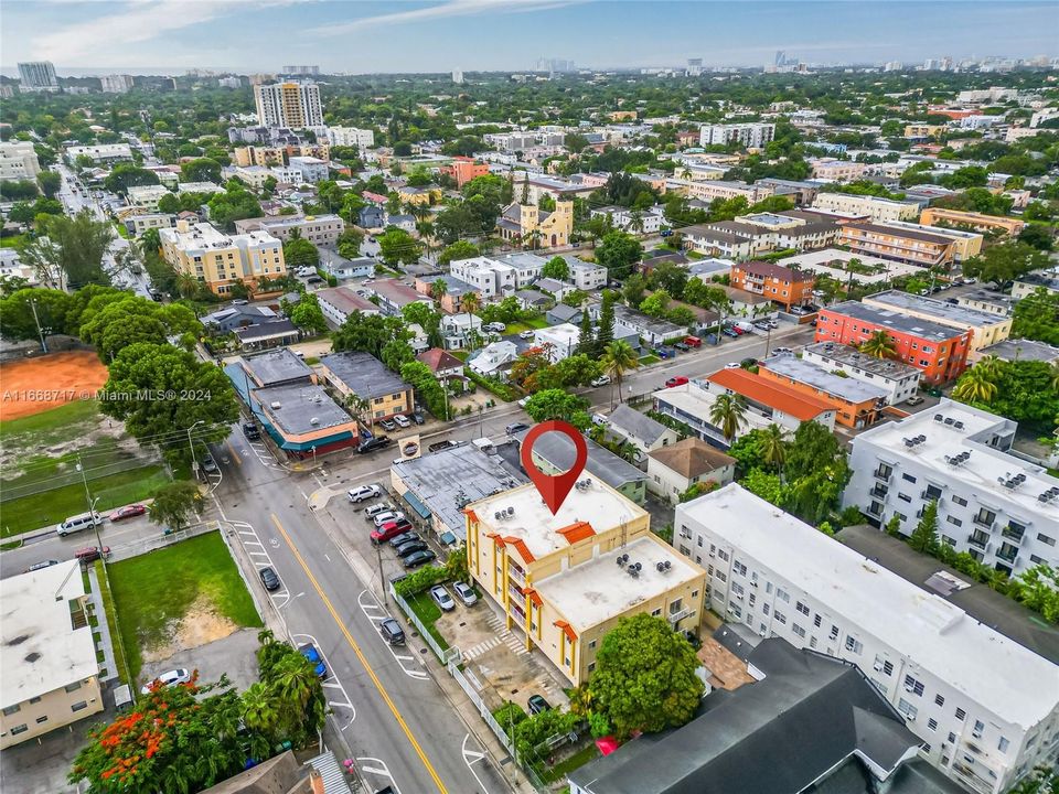 VERY CLOSE TO DOWNTOWN,BRICKELL