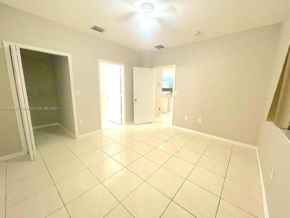 For Rent: $2,700 (3 beds, 2 baths, 1182 Square Feet)