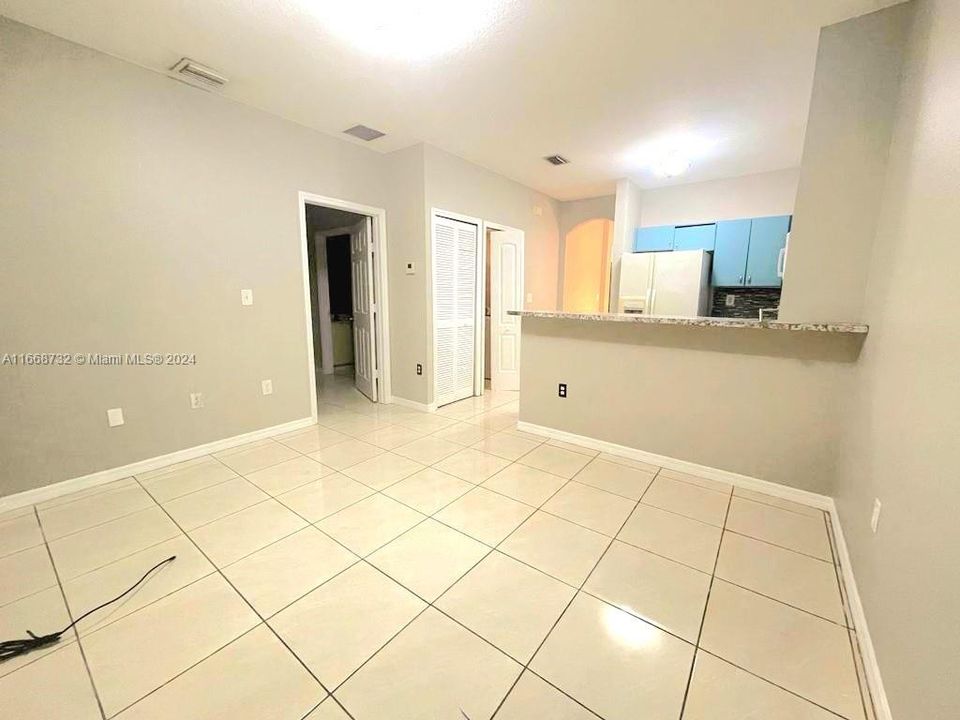 For Rent: $2,700 (3 beds, 2 baths, 1182 Square Feet)