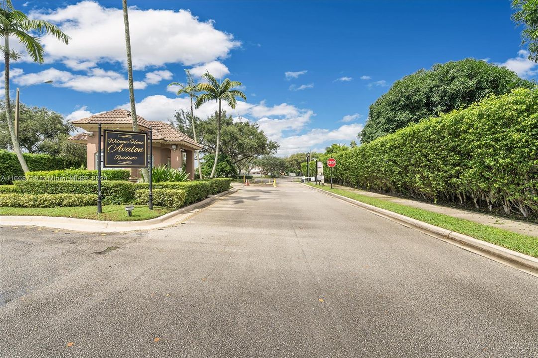 For Sale: $650,000 (4 beds, 2 baths, 1965 Square Feet)