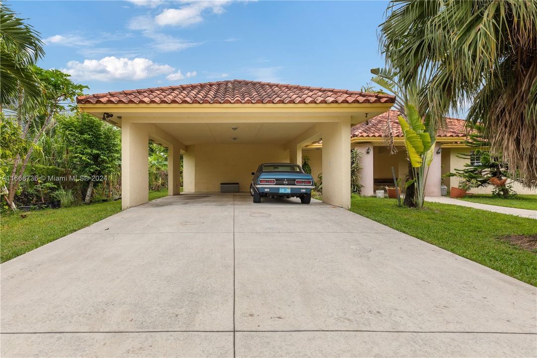 For Sale: $780,000 (3 beds, 2 baths, 2764 Square Feet)