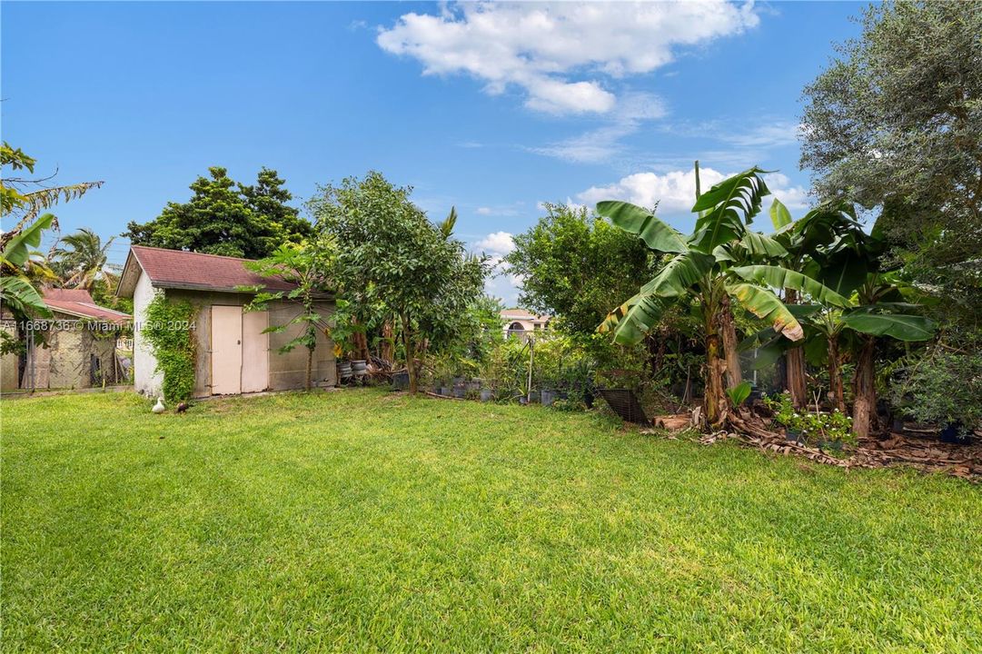 For Sale: $780,000 (3 beds, 2 baths, 2764 Square Feet)