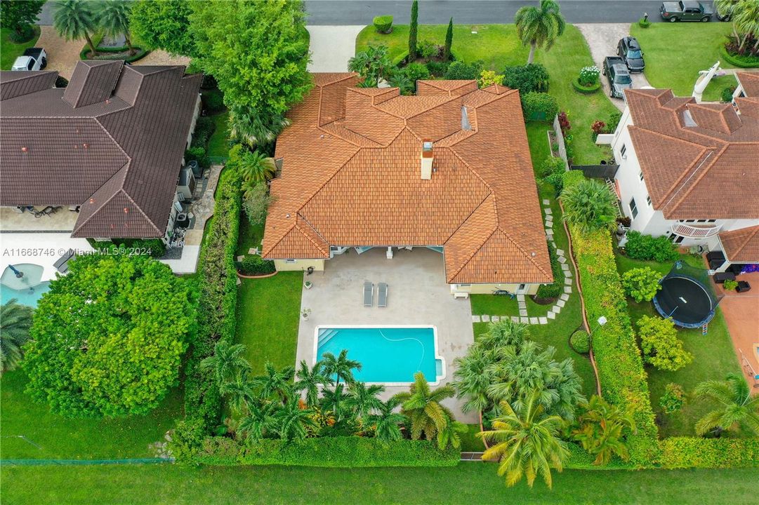 En Venta: $1,874,900 (5 camas, 4 baños, 3550 Pies cuadrados)