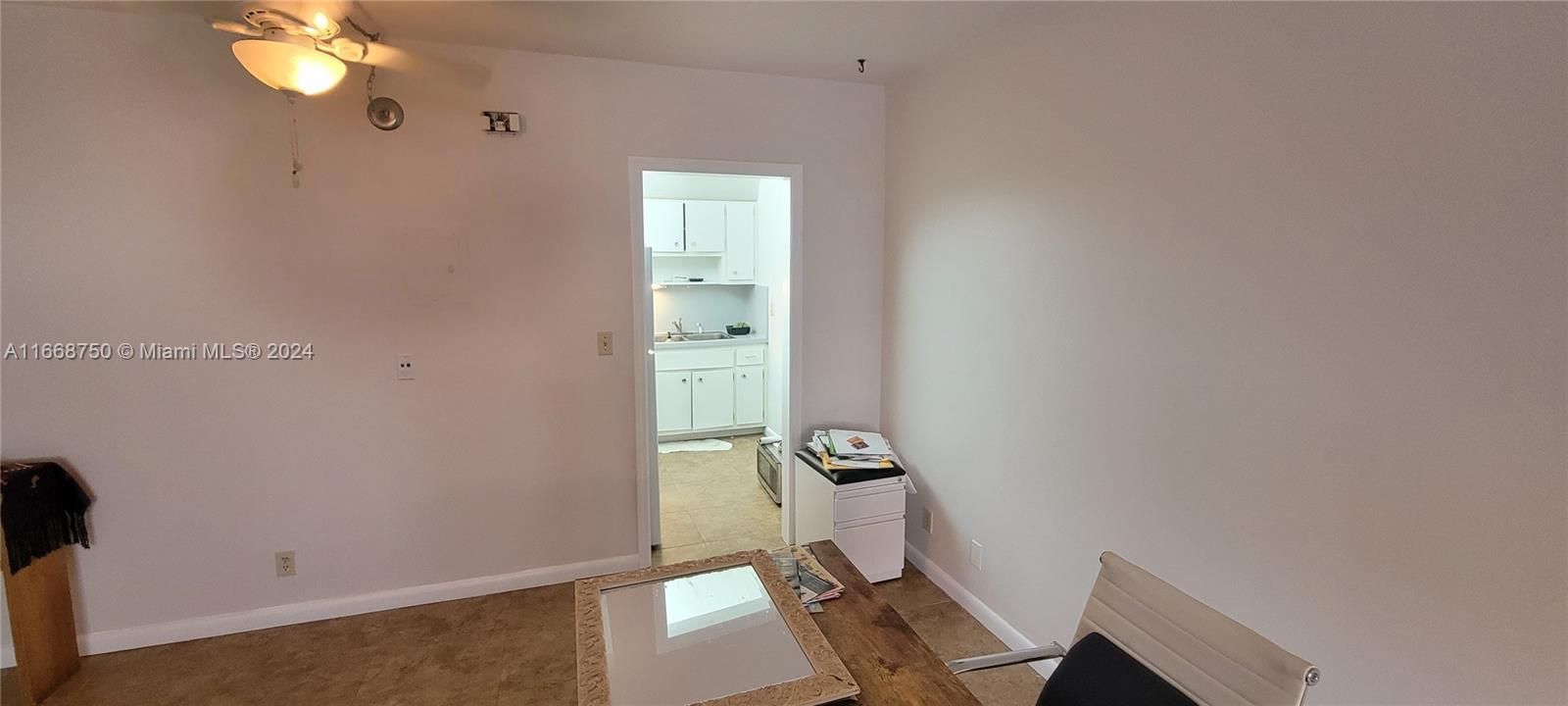 For Sale: $212,000 (1 beds, 1 baths, 678 Square Feet)