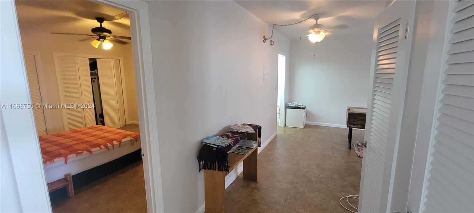 For Sale: $212,000 (1 beds, 1 baths, 678 Square Feet)