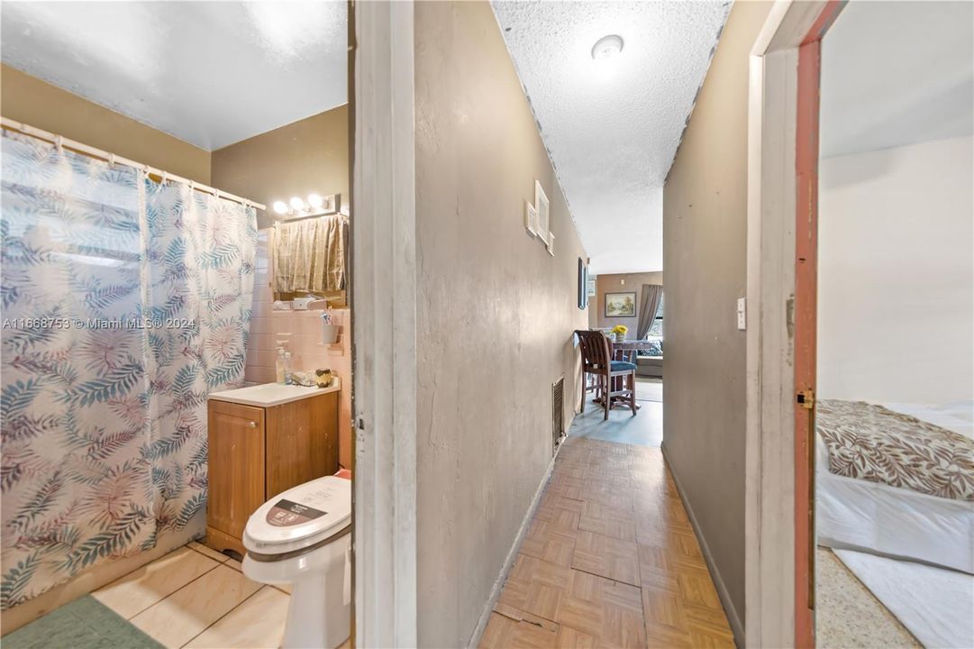 For Sale: $350,000 (3 beds, 1 baths, 1361 Square Feet)