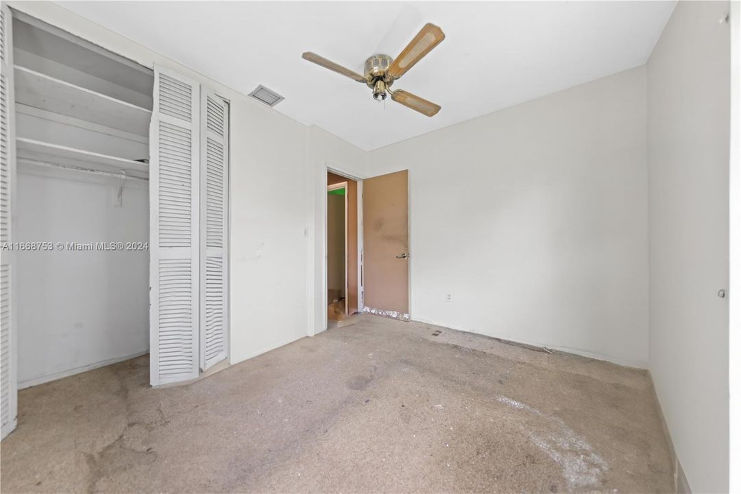 For Sale: $350,000 (3 beds, 1 baths, 1361 Square Feet)