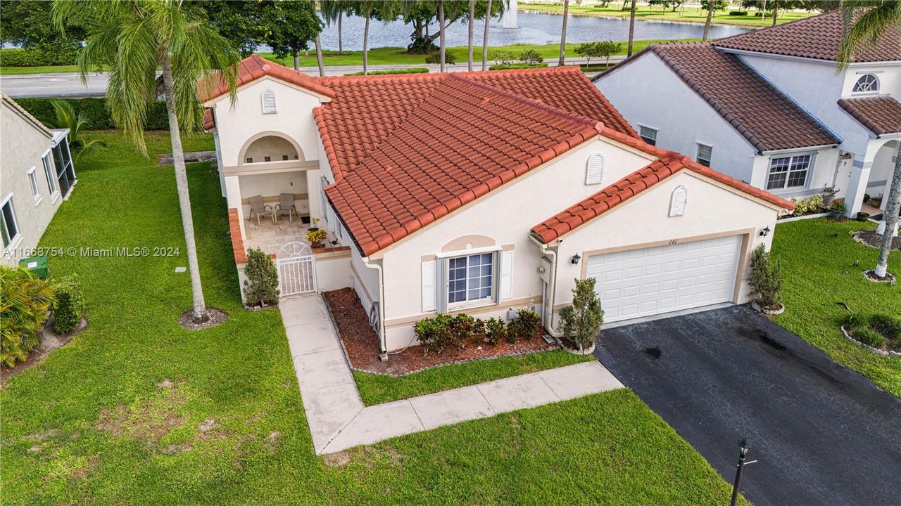 For Sale: $655,000 (3 beds, 2 baths, 1782 Square Feet)