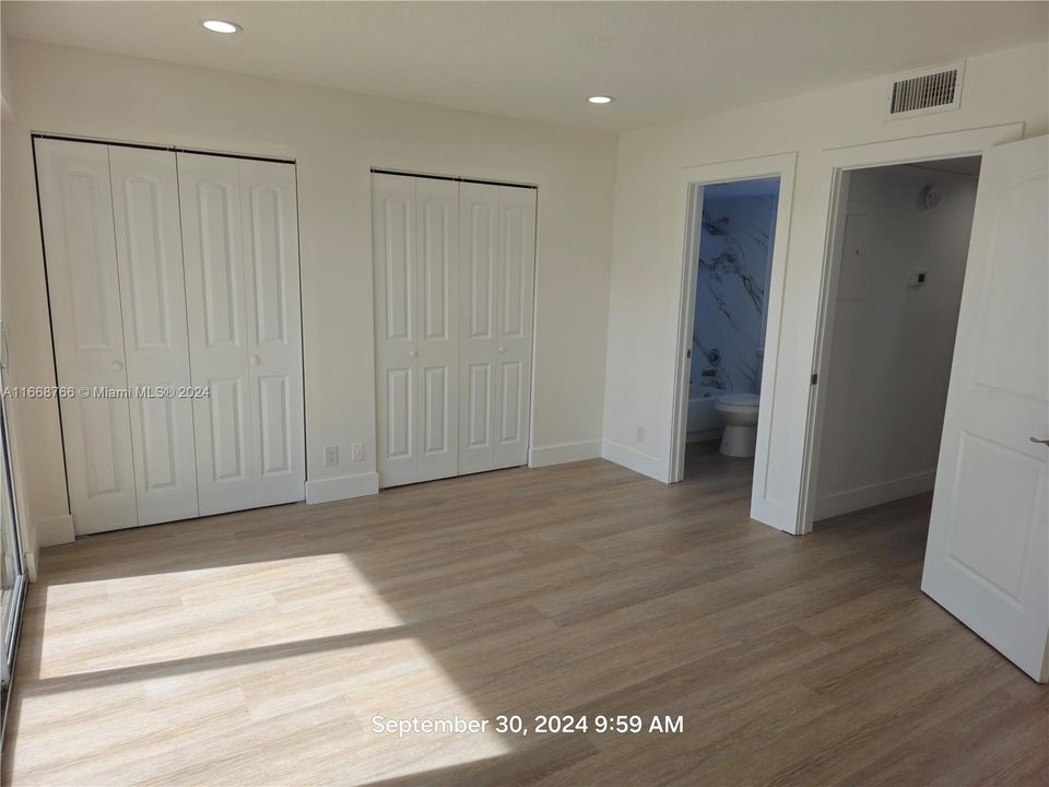 For Sale: $160,000 (1 beds, 1 baths, 811 Square Feet)