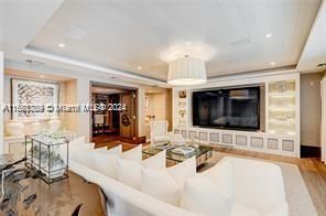 For Sale: $2,400,000 (2 beds, 2 baths, 1370 Square Feet)