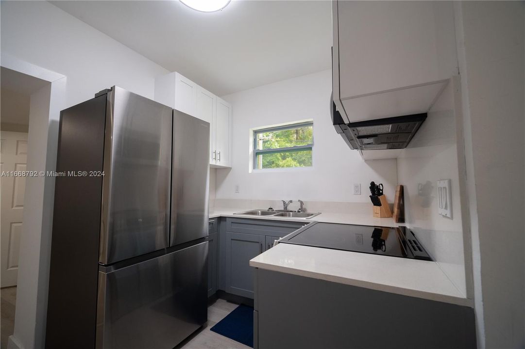 For Sale: $555,000 (3 beds, 2 baths, 1431 Square Feet)