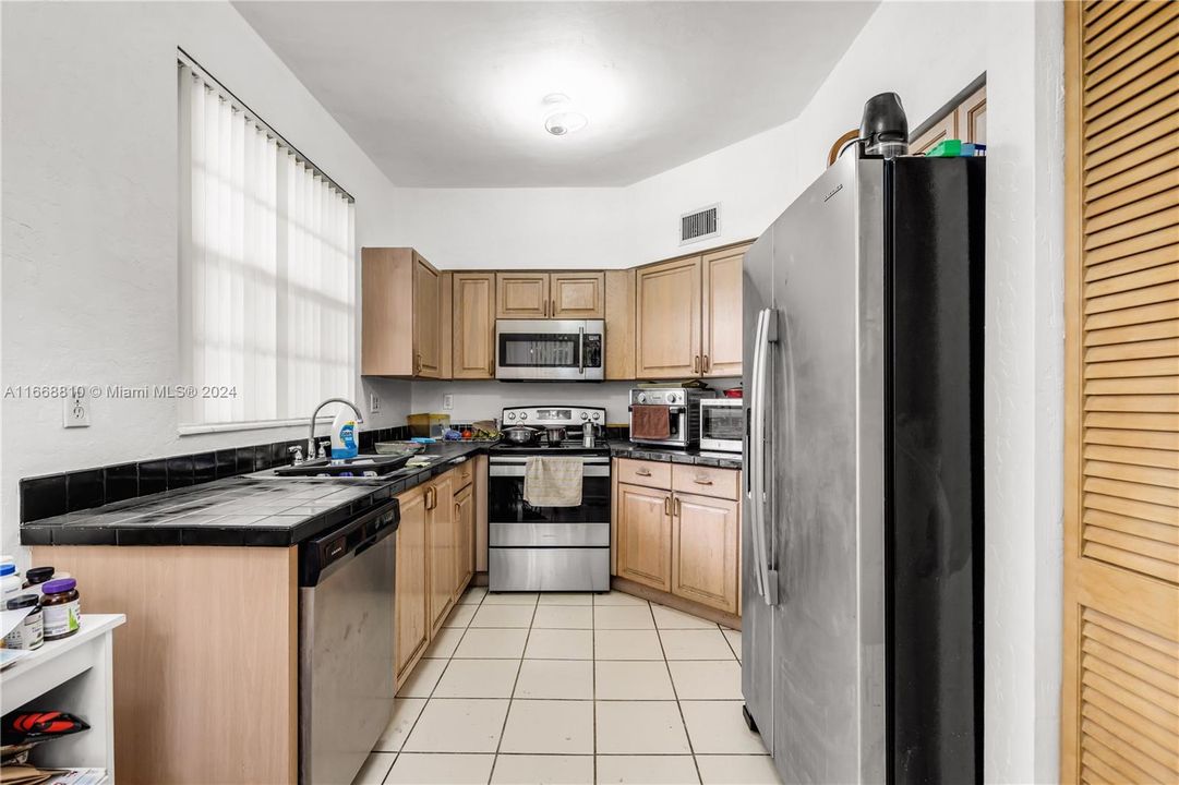 For Sale: $479,900 (3 beds, 2 baths, 1525 Square Feet)