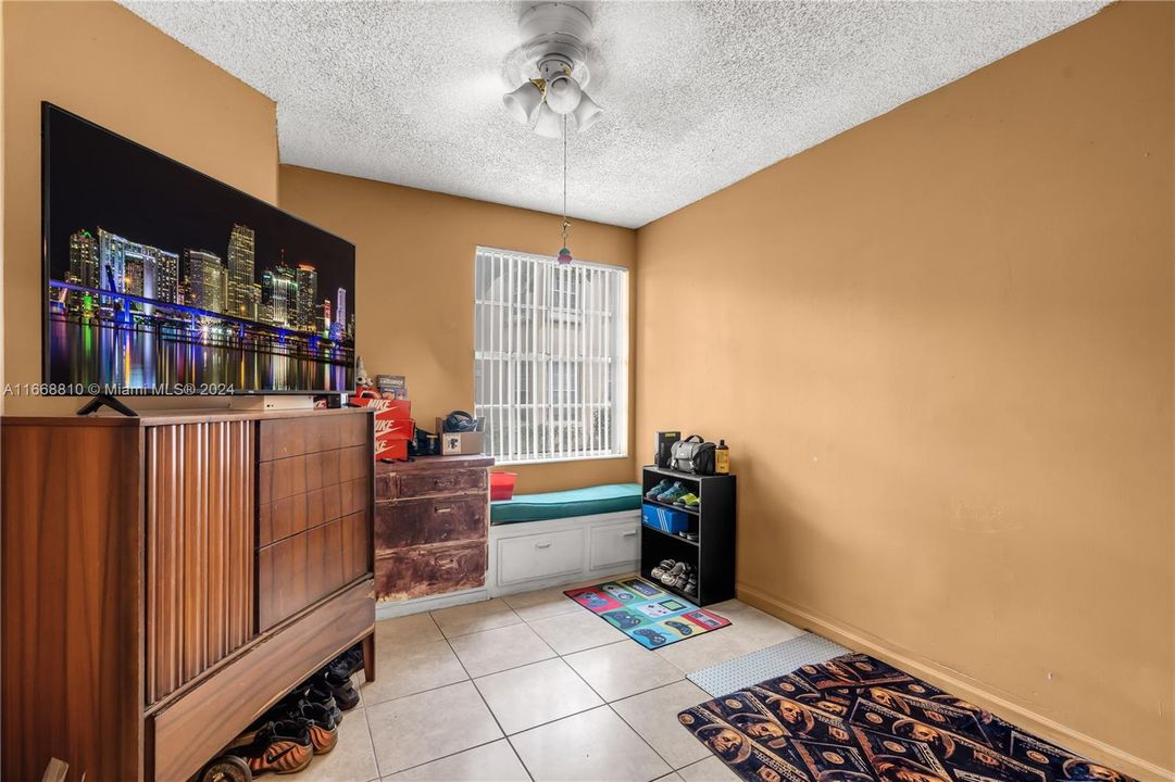 For Sale: $479,900 (3 beds, 2 baths, 1525 Square Feet)