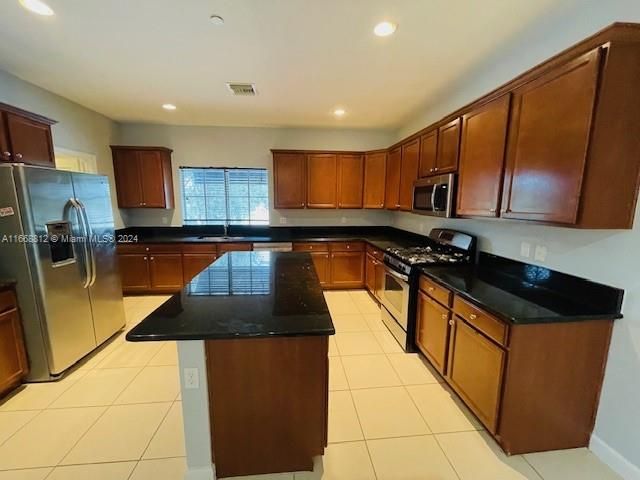 For Rent: $4,500 (3 beds, 3 baths, 2150 Square Feet)