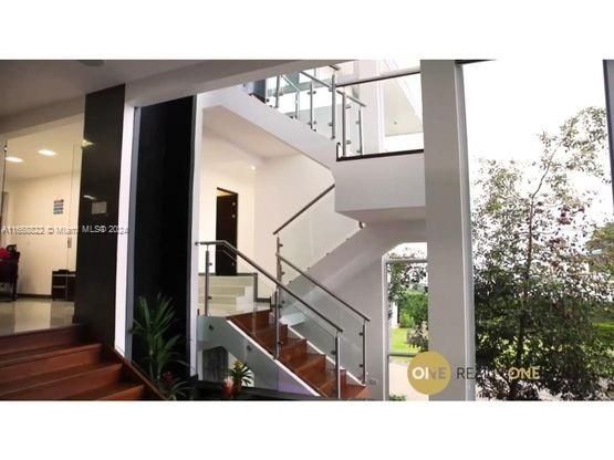 En Venta: $1,375,000 (5 camas, 4 baños, 0 Pies cuadrados)