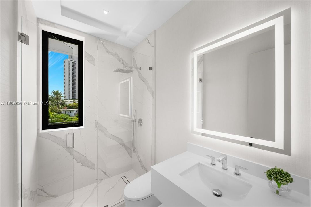 En Venta: $5,950,000 (5 camas, 5 baños, 4140 Pies cuadrados)