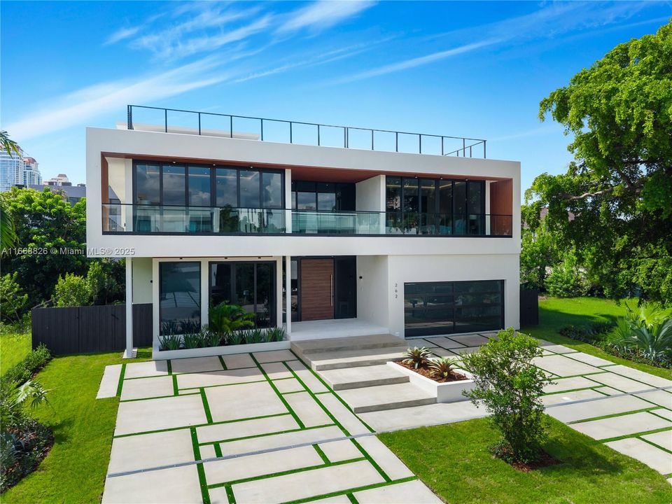 En Venta: $5,950,000 (5 camas, 5 baños, 4140 Pies cuadrados)