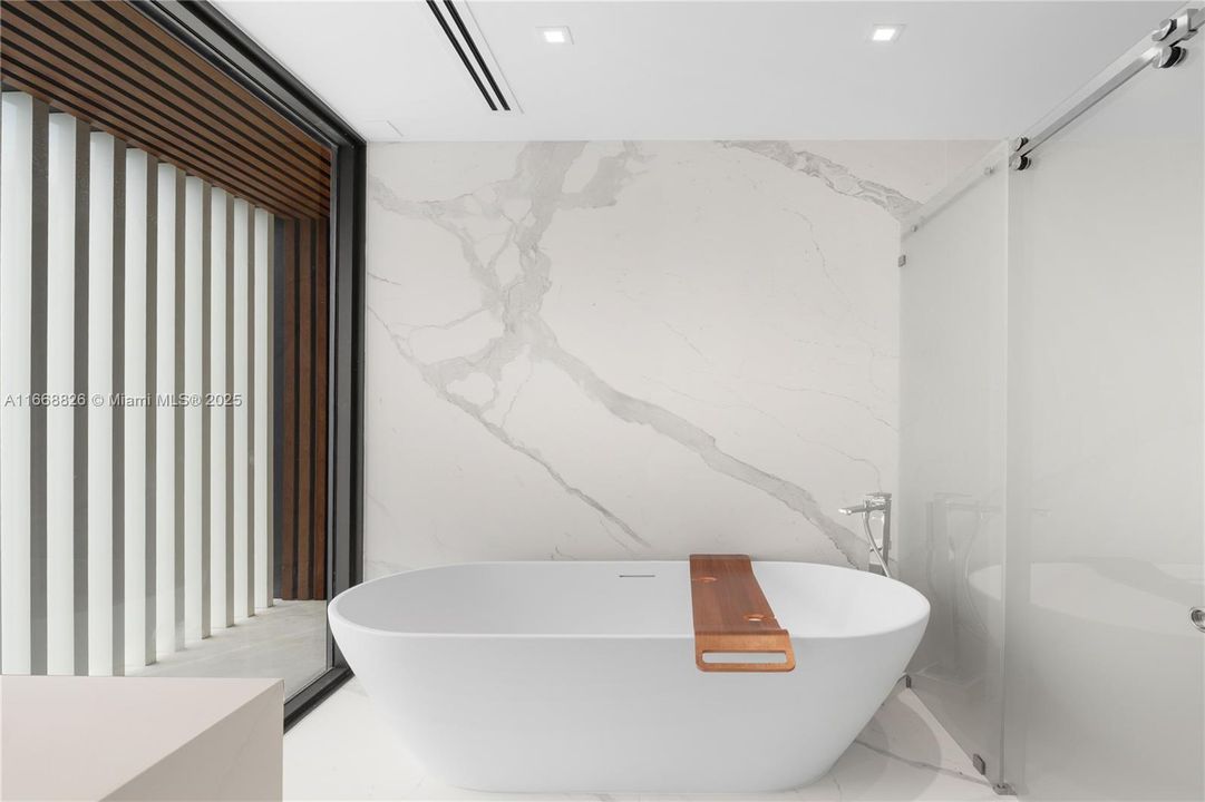 En Venta: $5,950,000 (5 camas, 5 baños, 4140 Pies cuadrados)