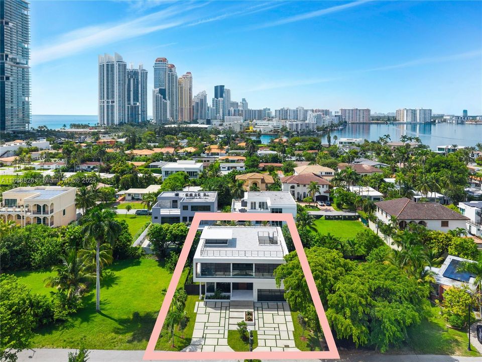 En Venta: $5,950,000 (5 camas, 5 baños, 4140 Pies cuadrados)