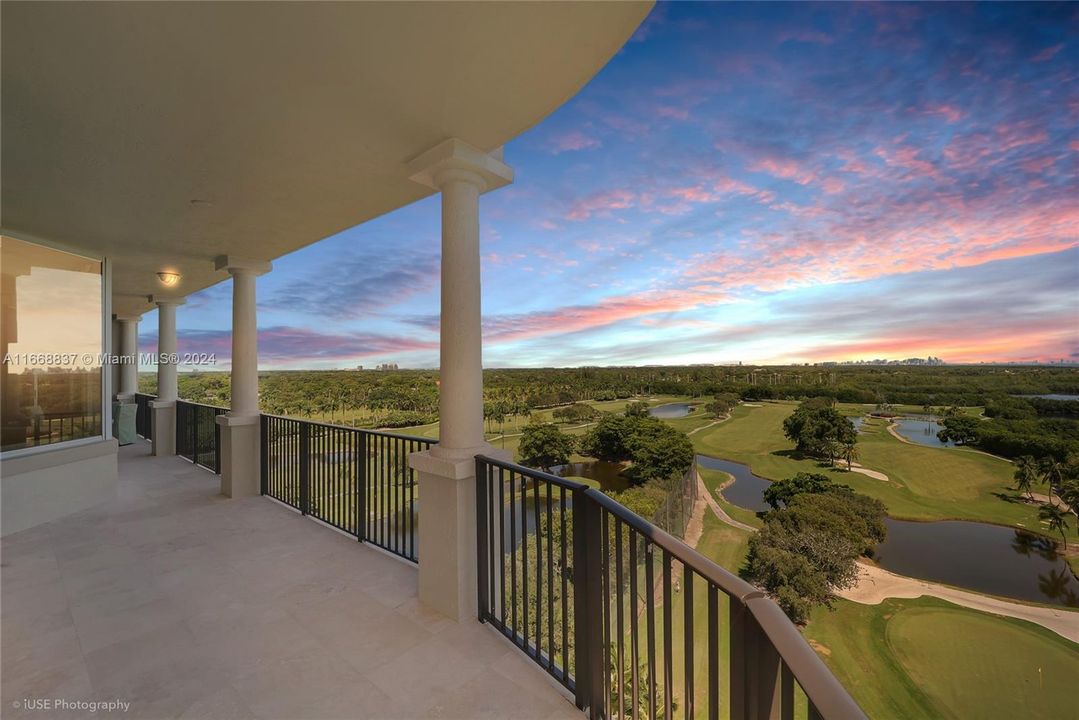 For Sale: $2,900,000 (3 beds, 3 baths, 2907 Square Feet)