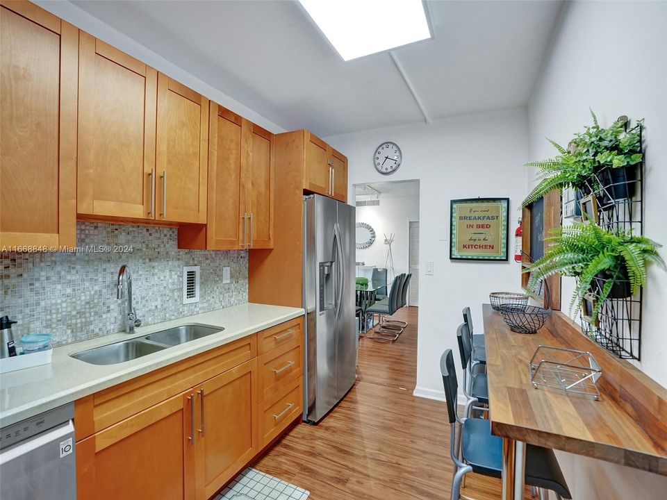 For Sale: $568,000 (2 beds, 2 baths, 1176 Square Feet)