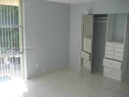 В аренду: $1,895 (1 спален, 1 ванн, 794 Квадратных фут)