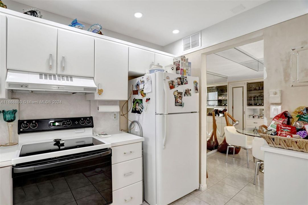 For Sale: $539,000 (2 beds, 2 baths, 1150 Square Feet)