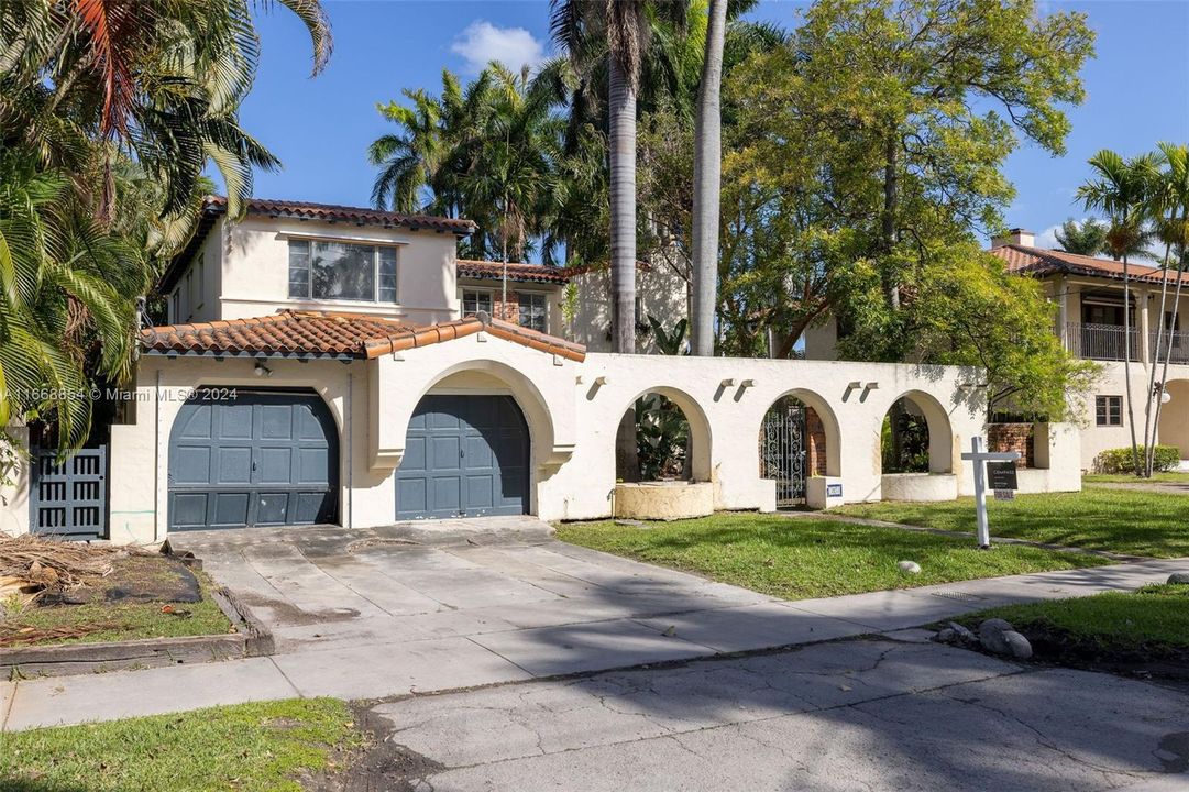 En Venta: $2,995,000 (6 camas, 4 baños, 2889 Pies cuadrados)