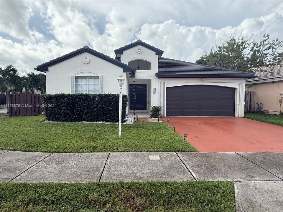 For Sale: $715,000 (3 beds, 2 baths, 1631 Square Feet)