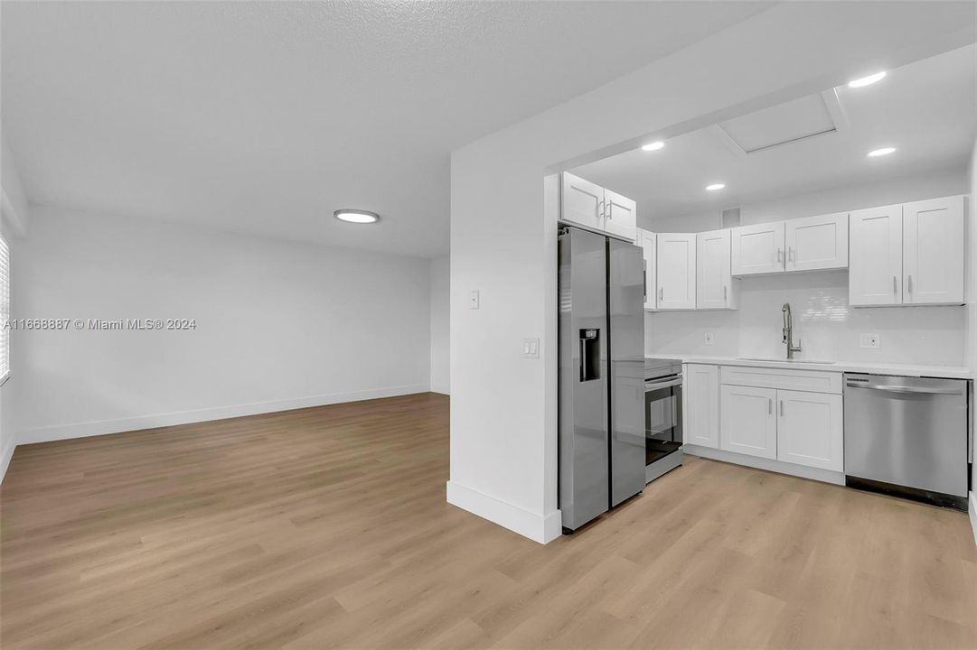 For Rent: $1,950 (2 beds, 1 baths, 953 Square Feet)