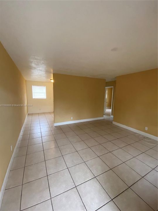 For Rent: $1,550 (2 beds, 1 baths, 781 Square Feet)