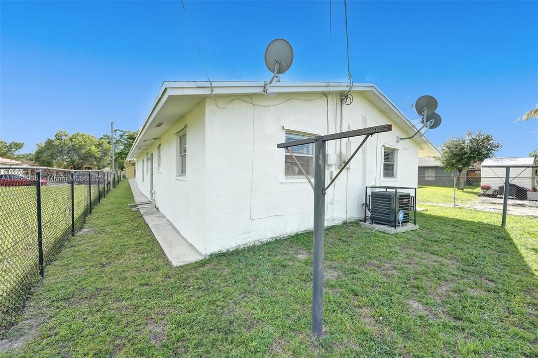 For Sale: $425,000 (3 beds, 2 baths, 1188 Square Feet)